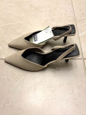 Brand New with Tag H&M Faux Suede Pointed Toe Slingback Pumps Size 4